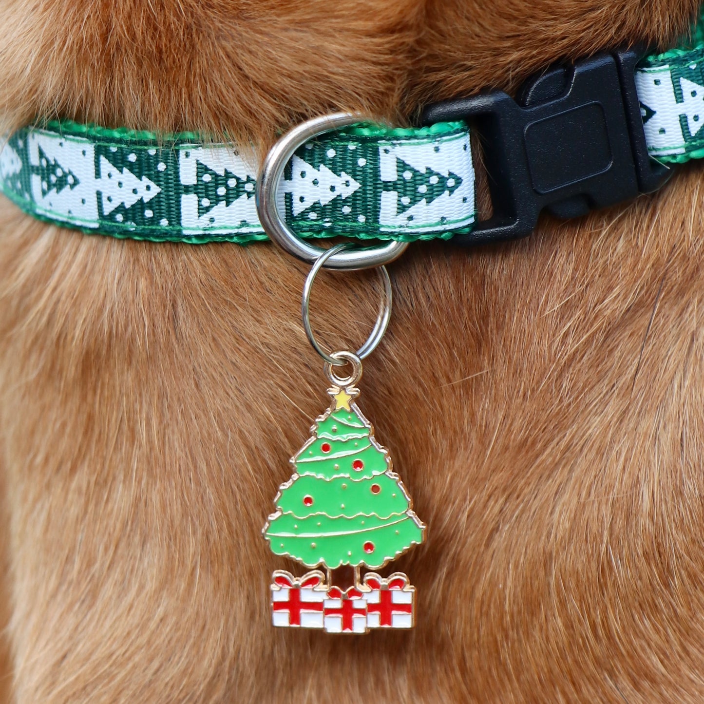 Christmas Collar Green with FREE Christmas Tree Charm